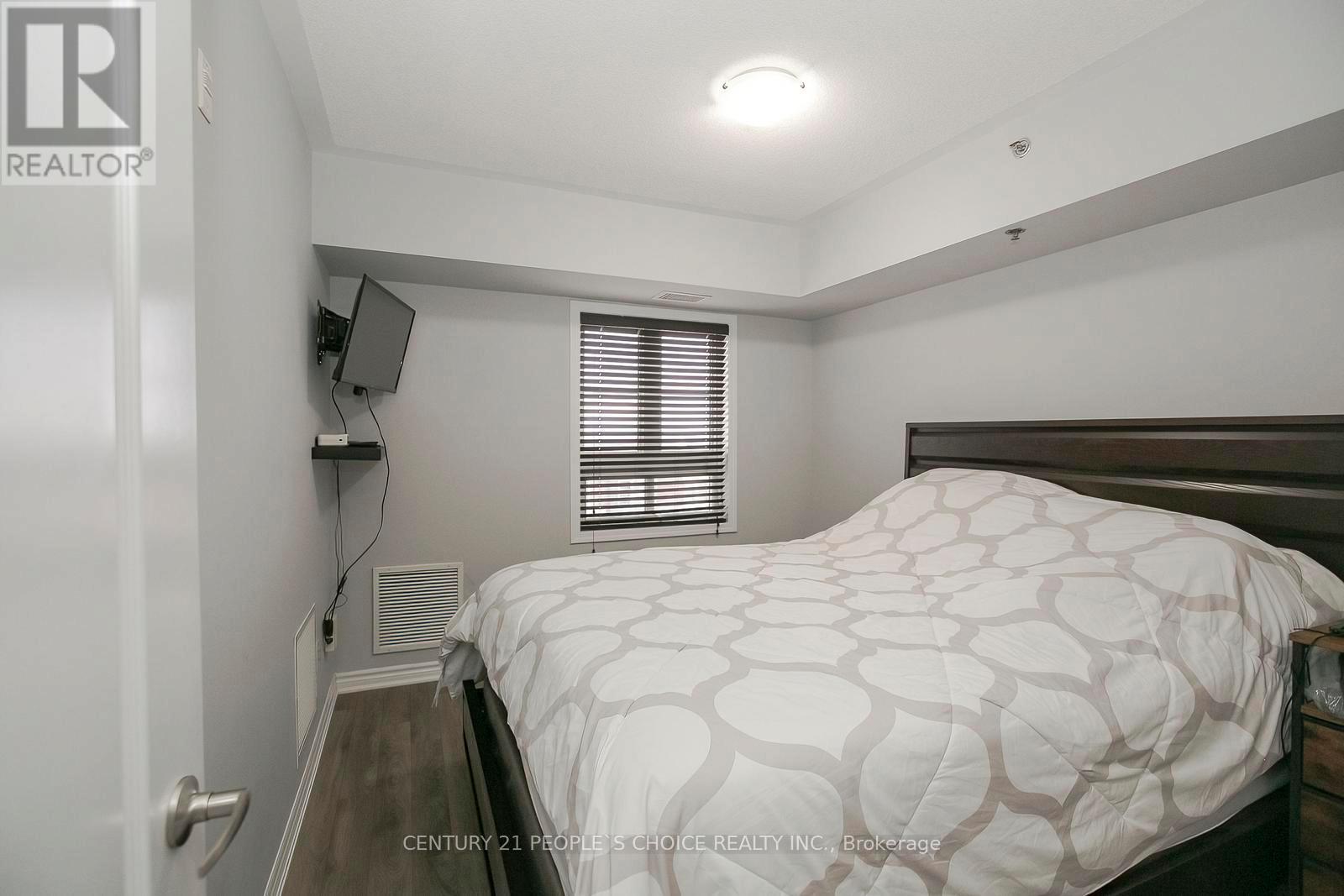 #402 60 BAYCLIFFE CRESCENT - 26