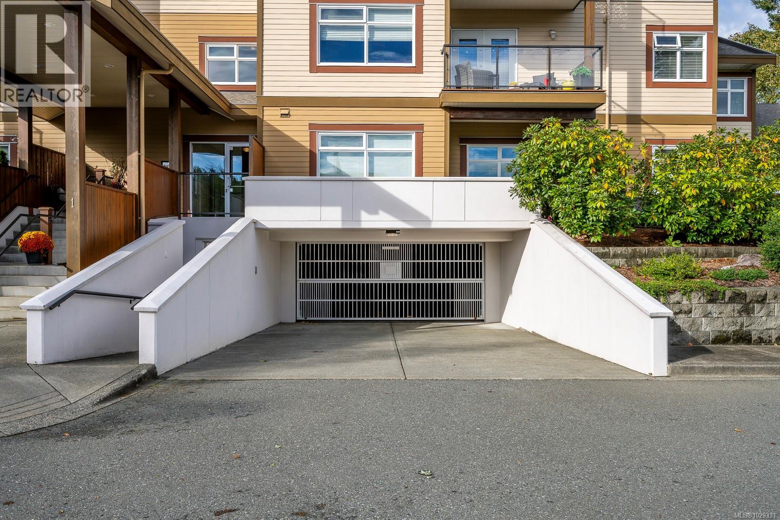 #134 3666 Royal Vista Way - 37