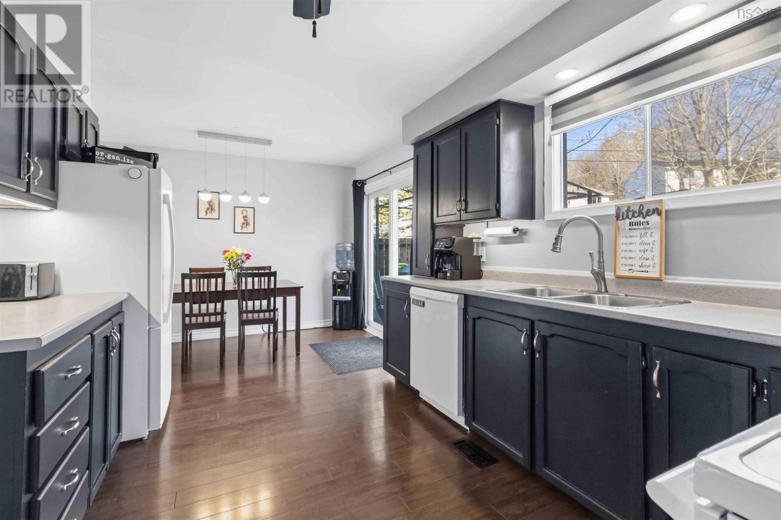 Property 21 of 46 of 14 Matador Court