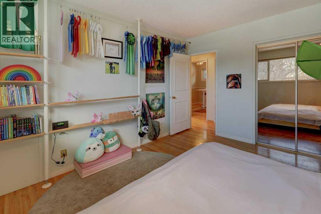 Single Family House Bungalow for Sale in  Varsity Drive NW Varsity Calgary 