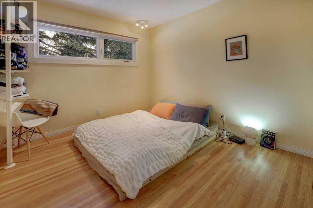 Single Family House Bungalow for Sale in  Varsity Drive NW Varsity Calgary 