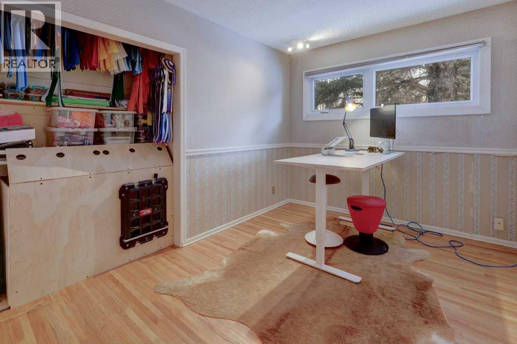 Single Family House Bungalow for Sale in  Varsity Drive NW Varsity Calgary 