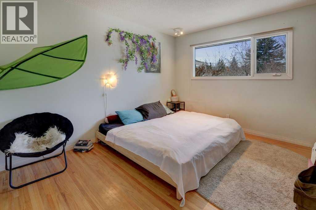 Single Family House Bungalow for Sale in  Varsity Drive NW Varsity Calgary 