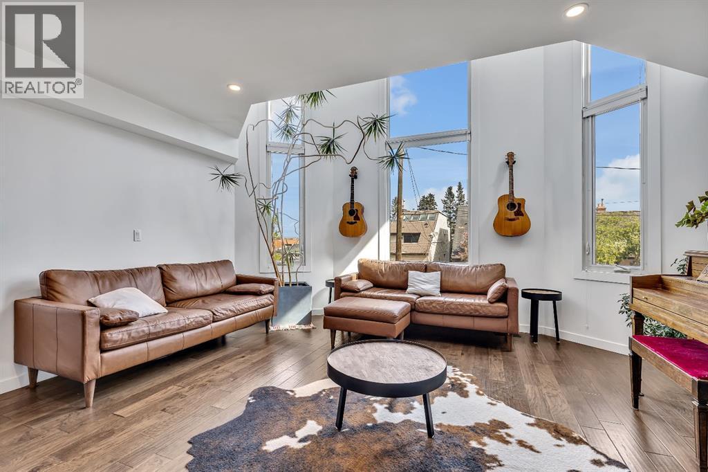 Single Family House for Sale in   Avenue SW Richmond Calgary 