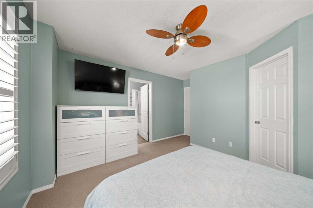 Single Family House for Sale in  Eversyde Heath SW Evergreen Calgary 