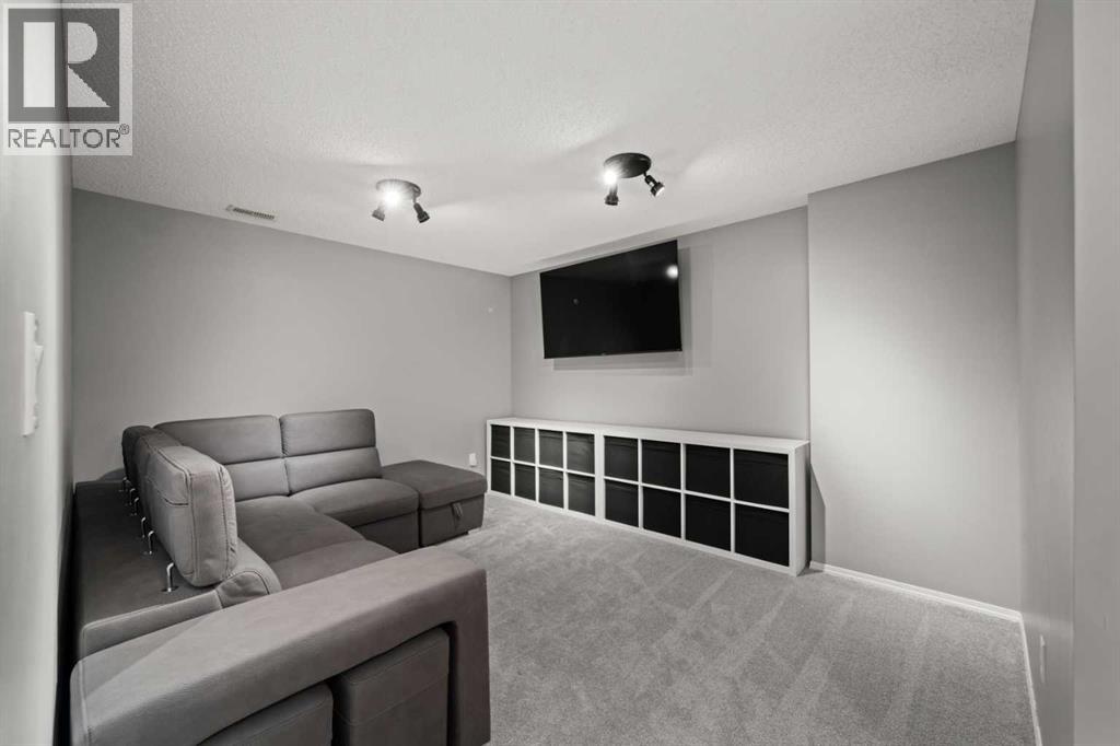 Single Family House for Sale in  Eversyde Heath SW Evergreen Calgary 