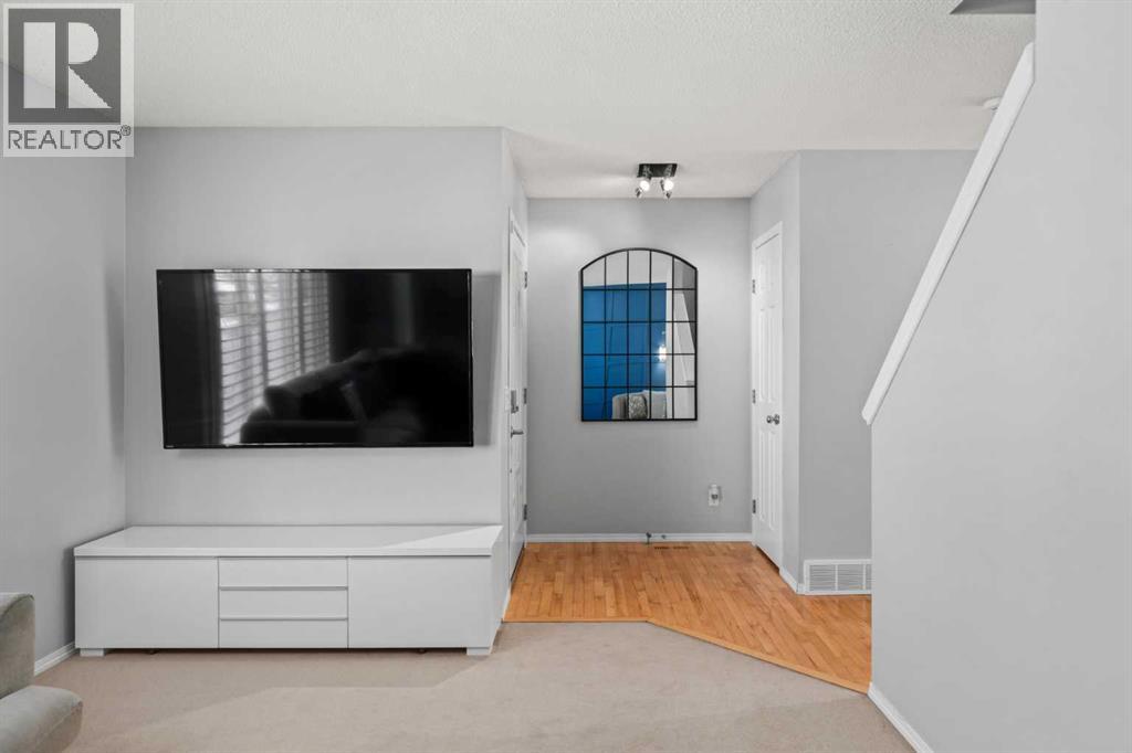 Single Family House for Sale in  Eversyde Heath SW Evergreen Calgary 