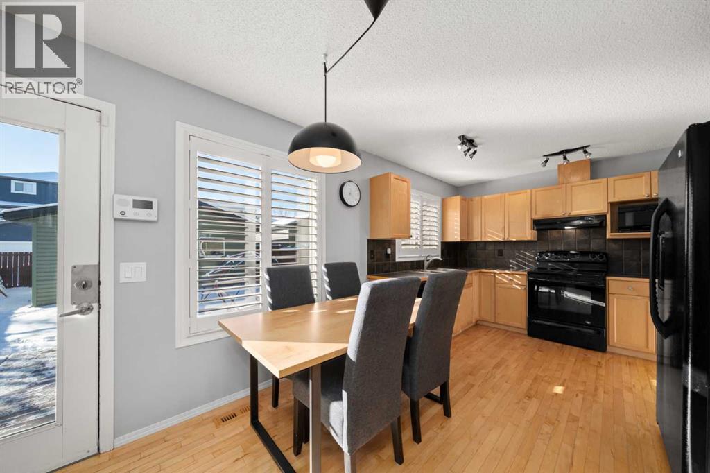 Single Family House for Sale in  Eversyde Heath SW Evergreen Calgary 