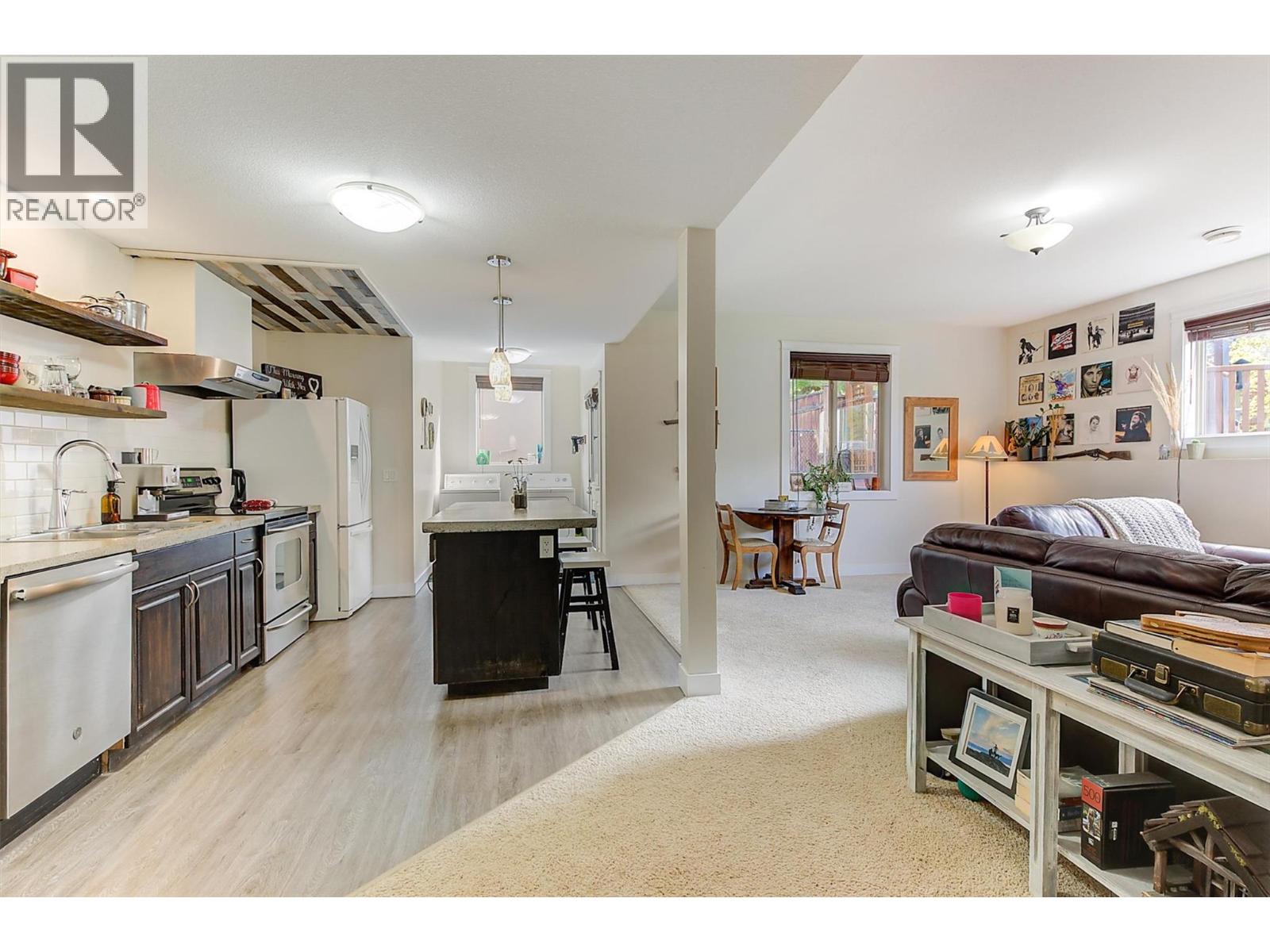 737 Kuipers Crescent, Kelowna