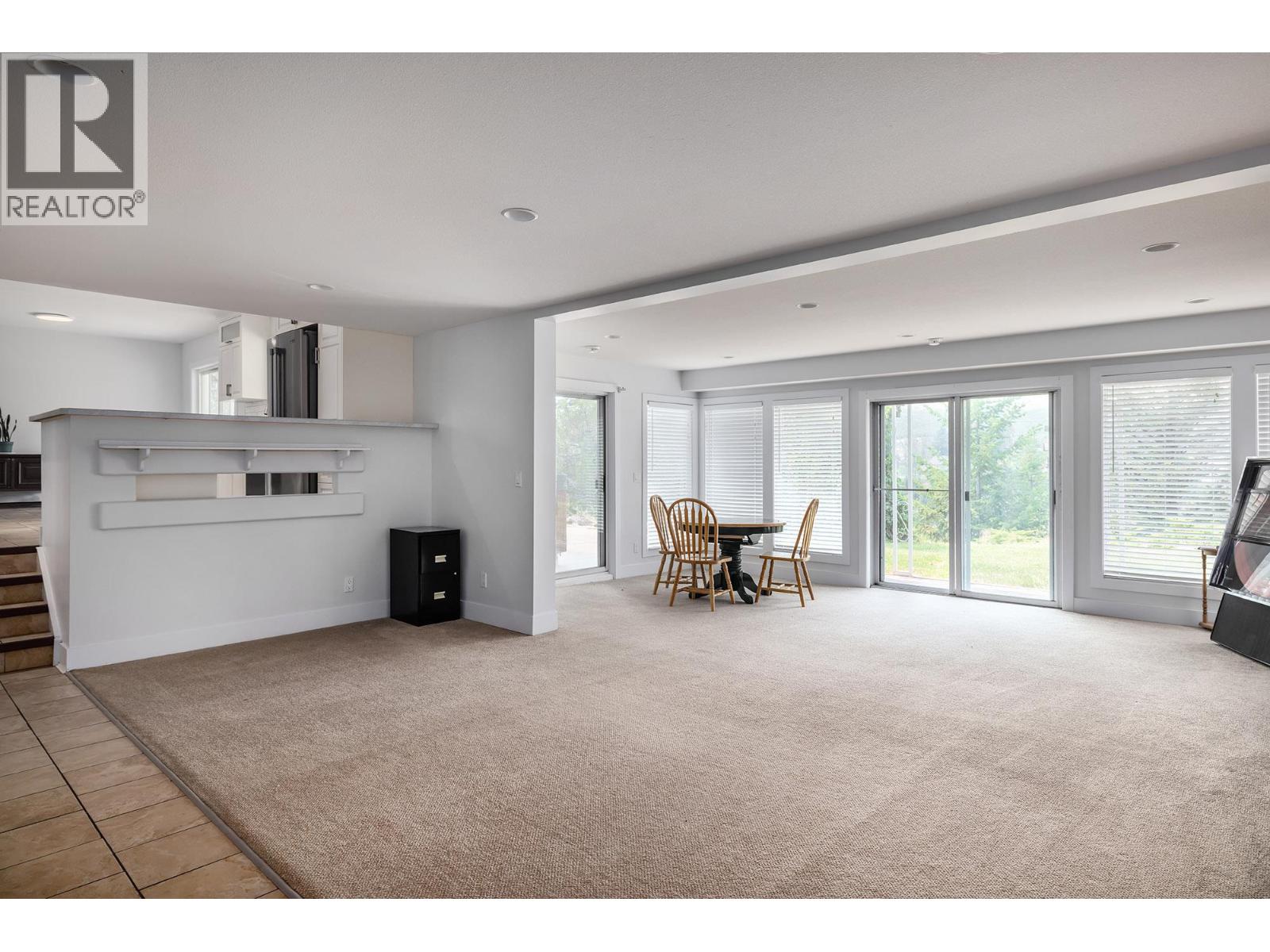 2571 Pineridge Place, West Kelowna