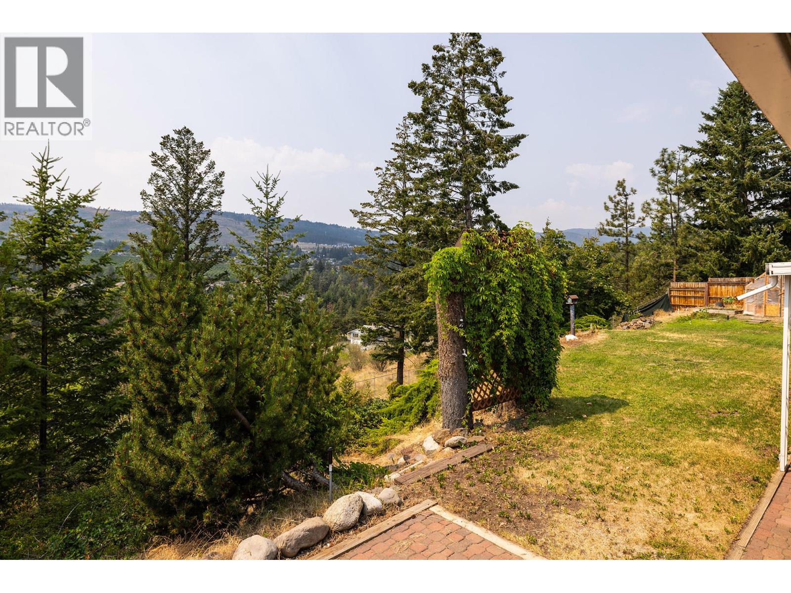 2571 Pineridge Place, West Kelowna