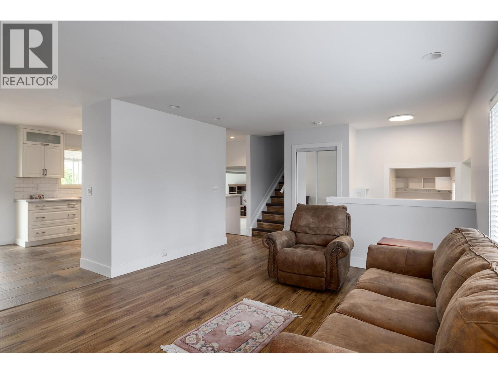 2571 Pineridge Place, West Kelowna