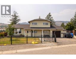  2571 Pineridge Place, West Kelowna