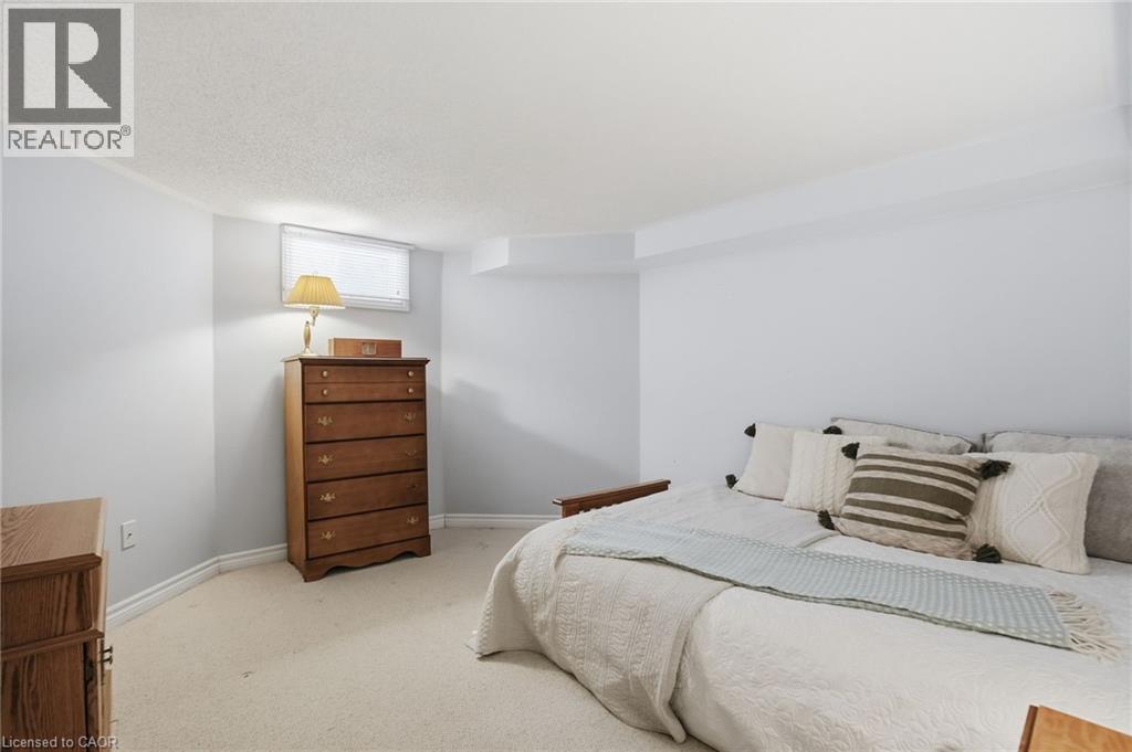 148 GLENARIFF Drive - 32