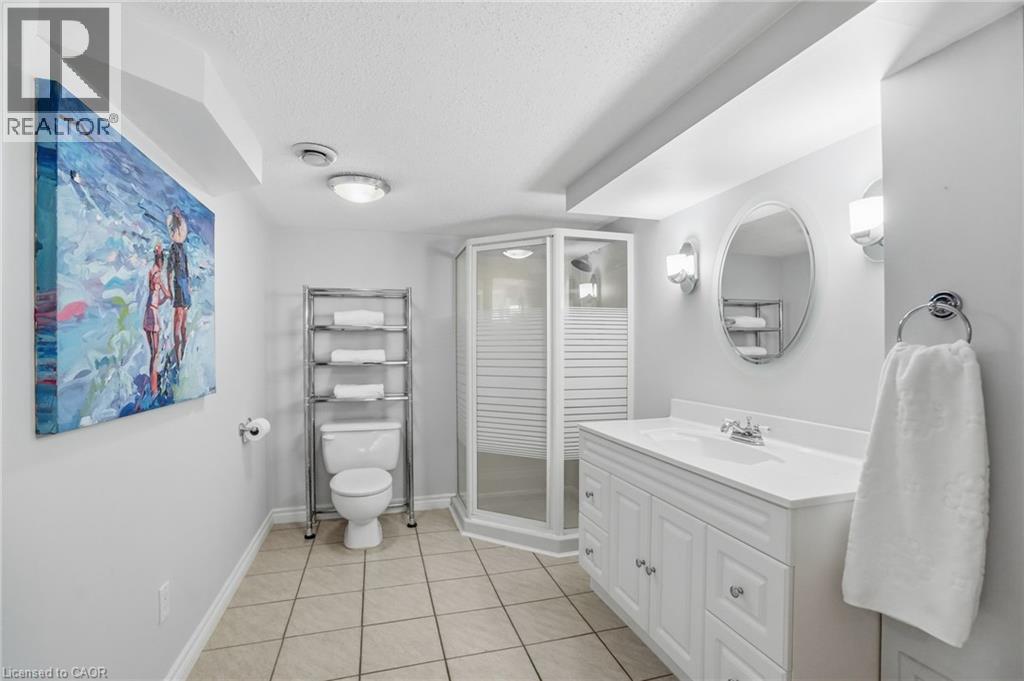 148 GLENARIFF Drive - 33