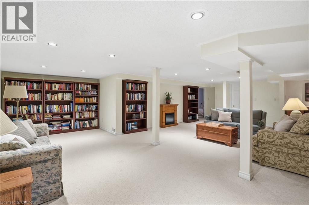 148 GLENARIFF Drive - 31