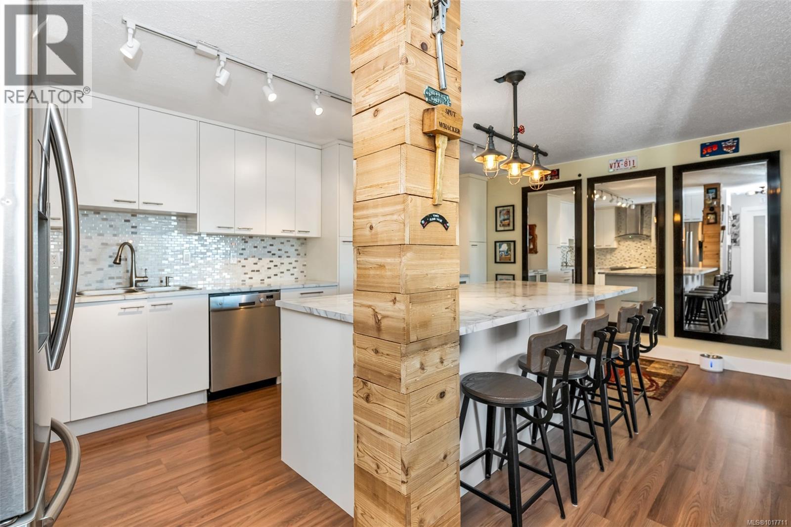 #205 1000 ESQUIMALT RD - 6