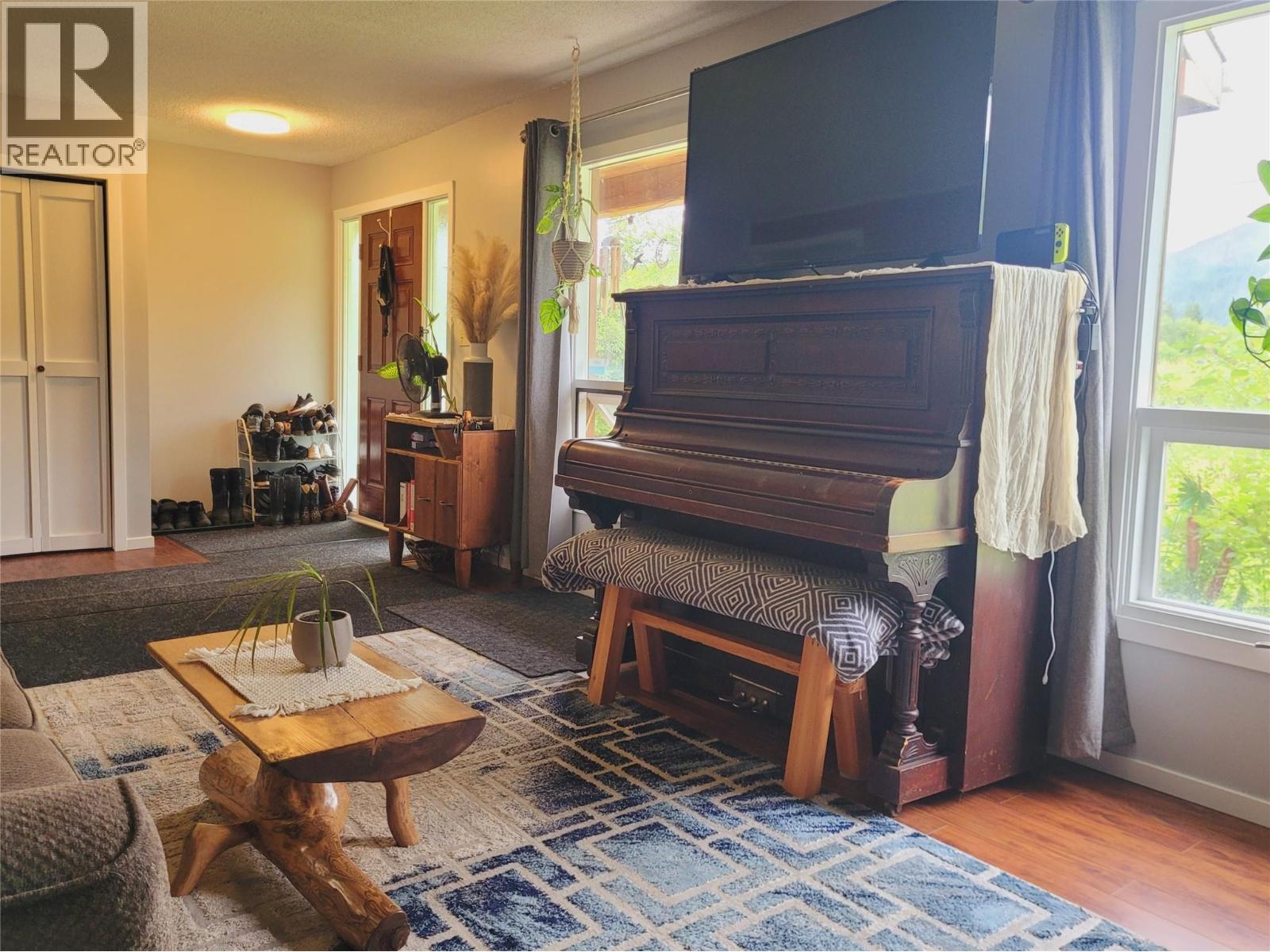  177 24 Highway, Little Fort