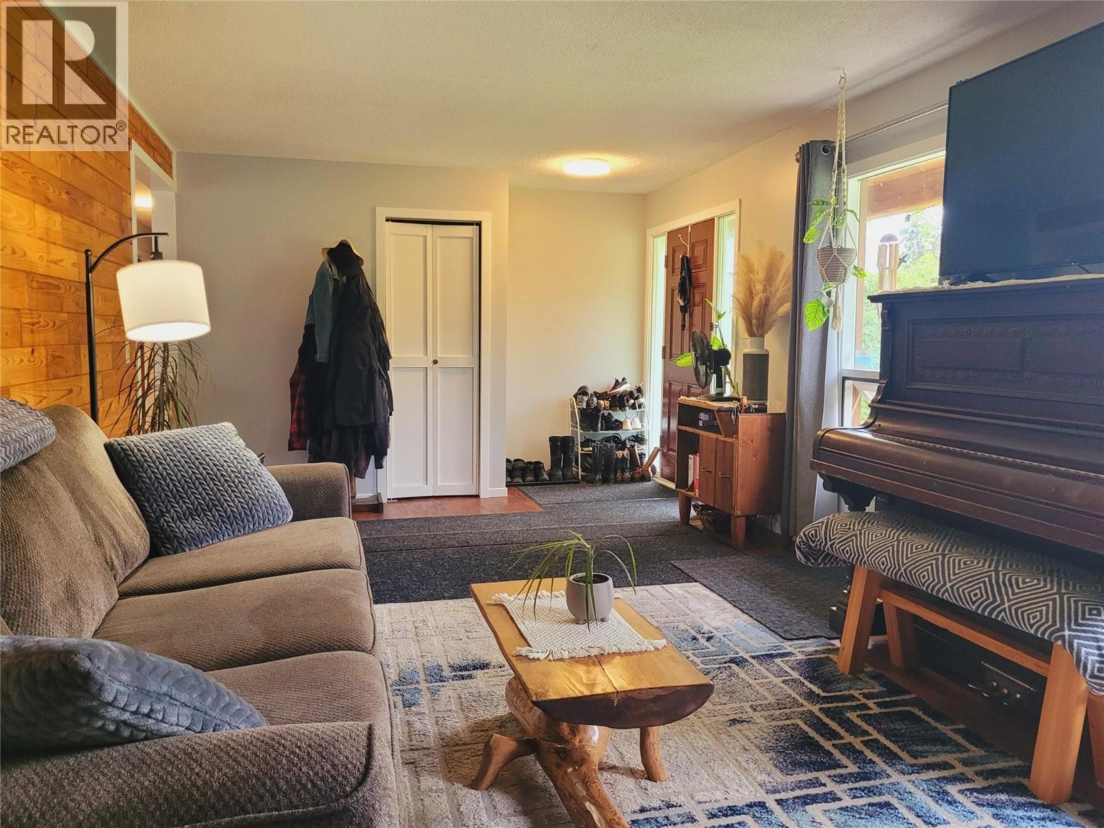  177 24 Highway, Little Fort