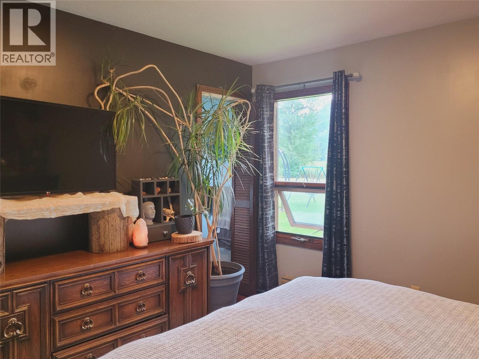  177 24 Highway, Little Fort