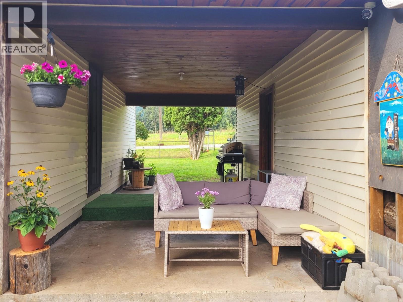  177 24 Highway, Little Fort