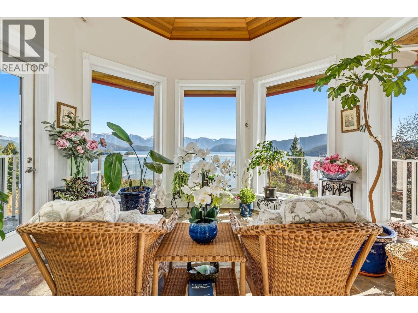 1128 TWIN ISLE DRIVE, Gibsons