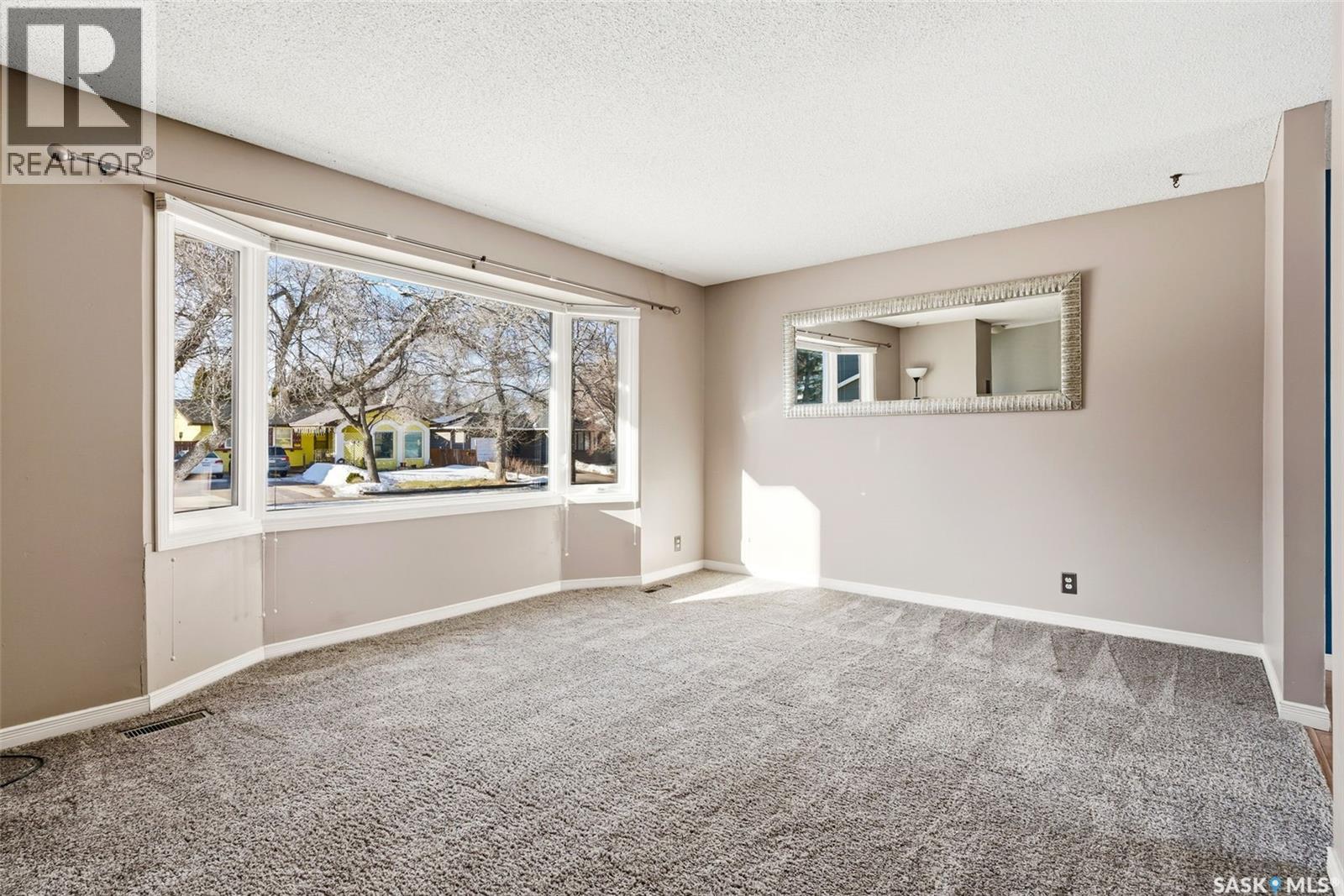 Single Family House for Sale in  Habkirk DRIVE Regina 