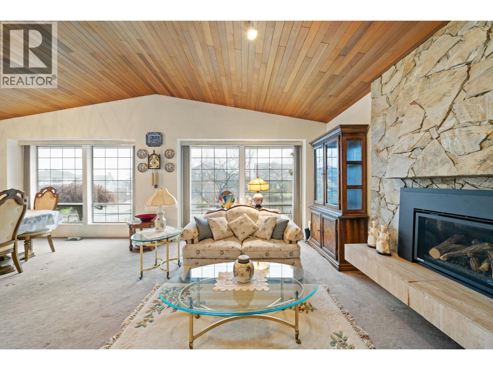 431 GLENBROOK DRIVE, New Westminster