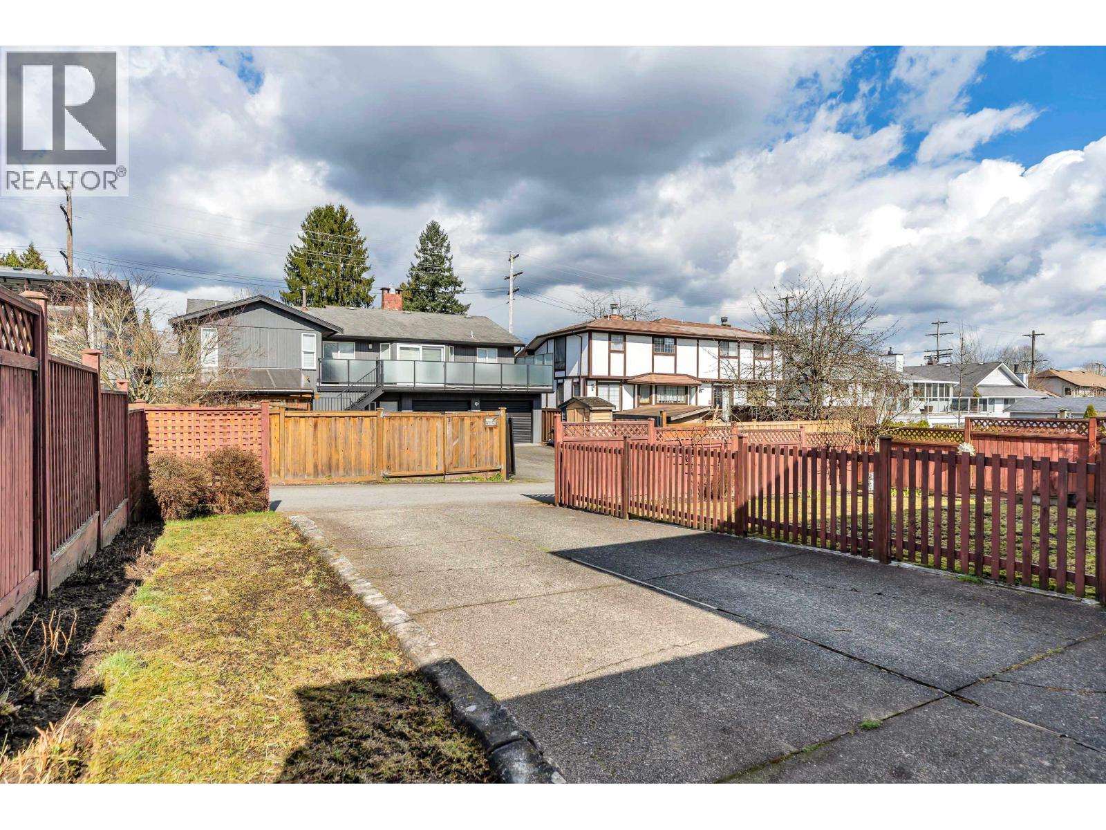 431 GLENBROOK DRIVE, New Westminster
