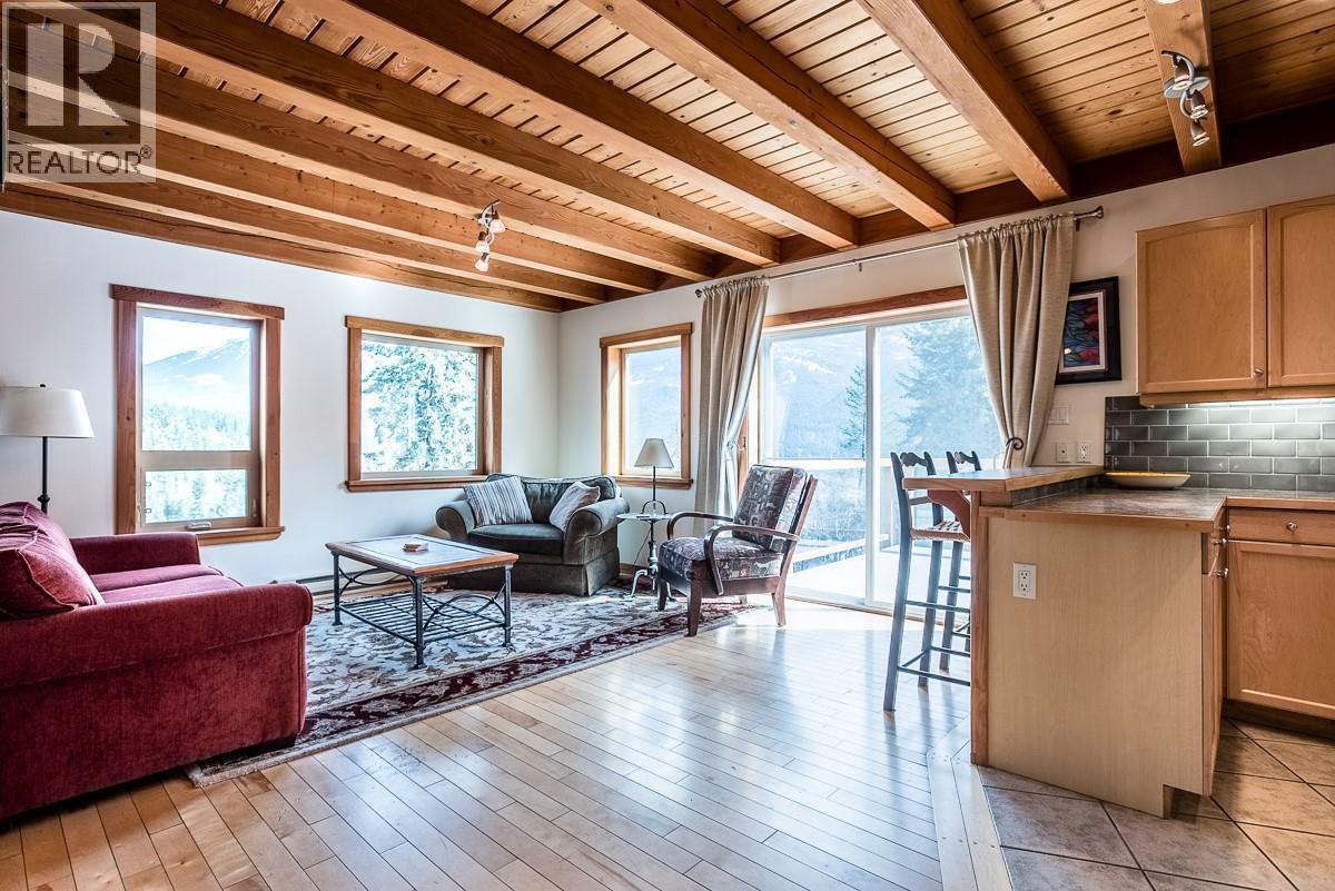 641 West Front Street, Kaslo