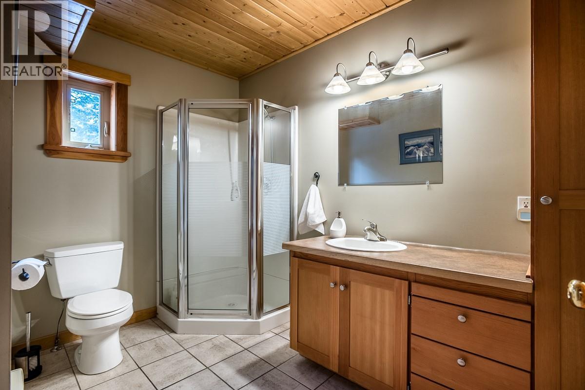 641 West Front Street, Kaslo