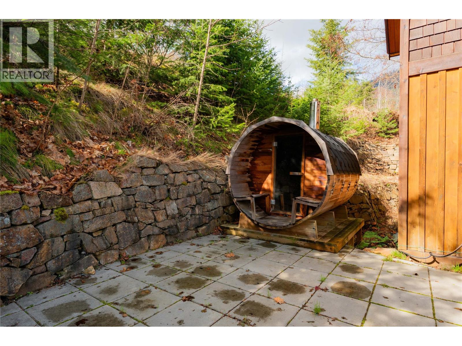 641 West Front Street, Kaslo