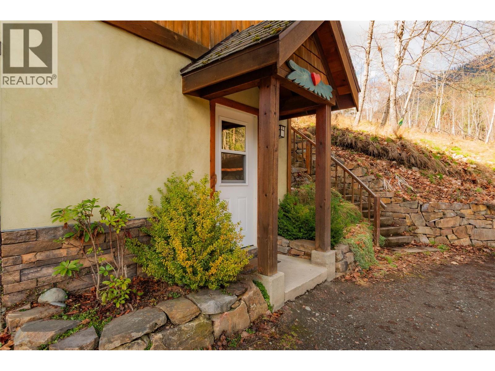 641 West Front Street, Kaslo