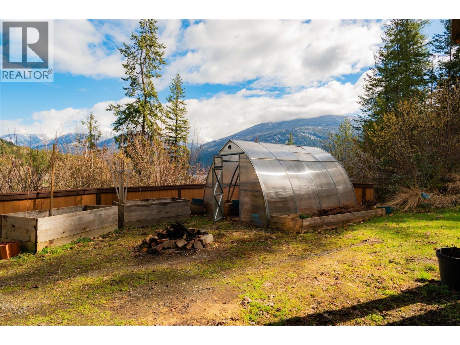 641 West Front Street, Kaslo