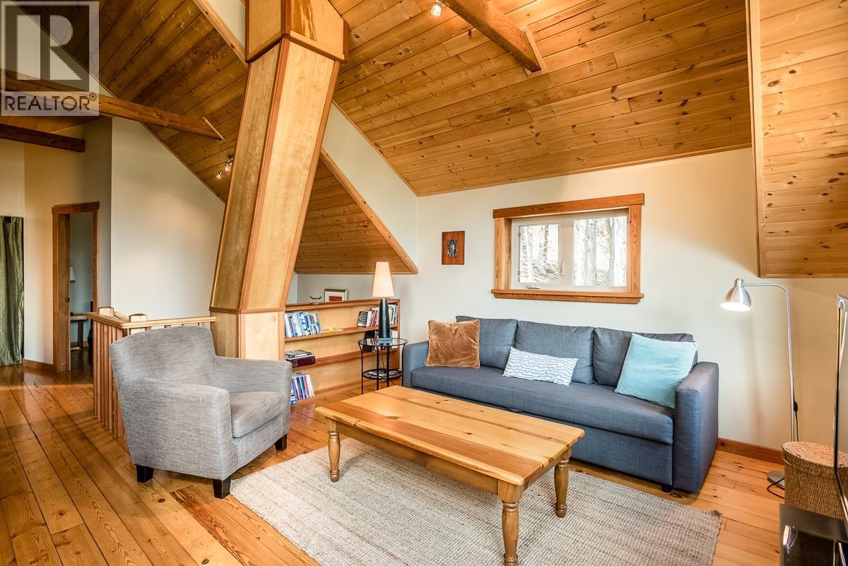 641 West Front Street, Kaslo