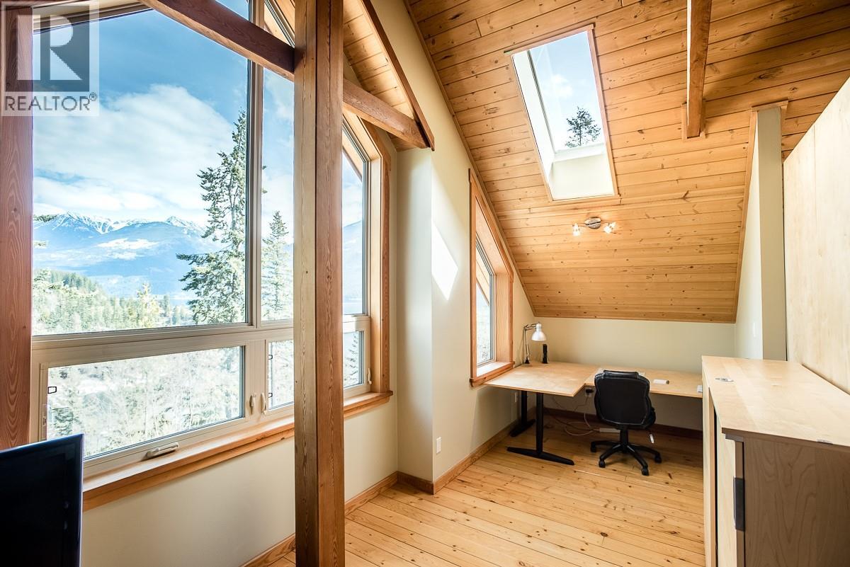 641 West Front Street, Kaslo