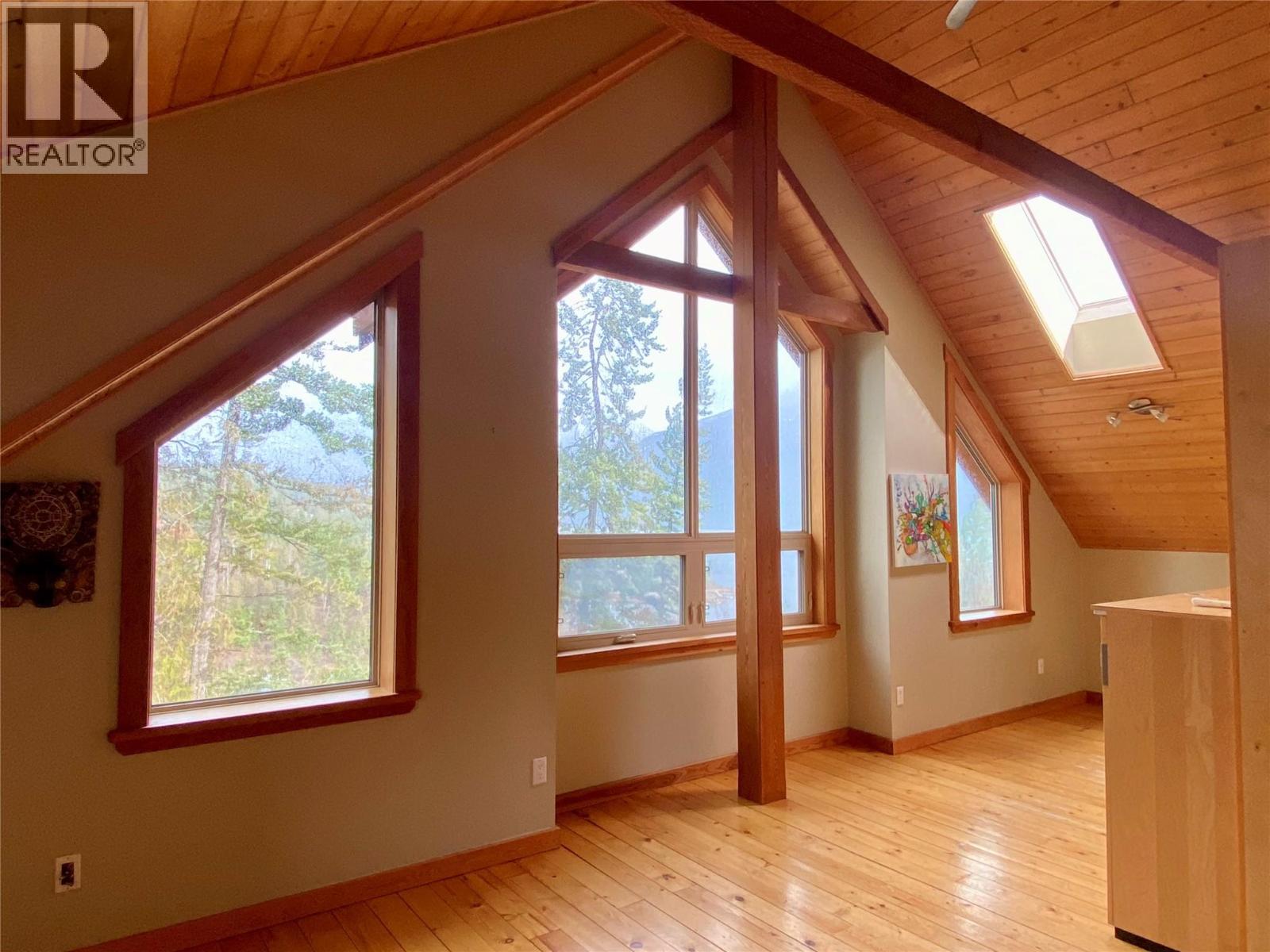 641 West Front Street, Kaslo