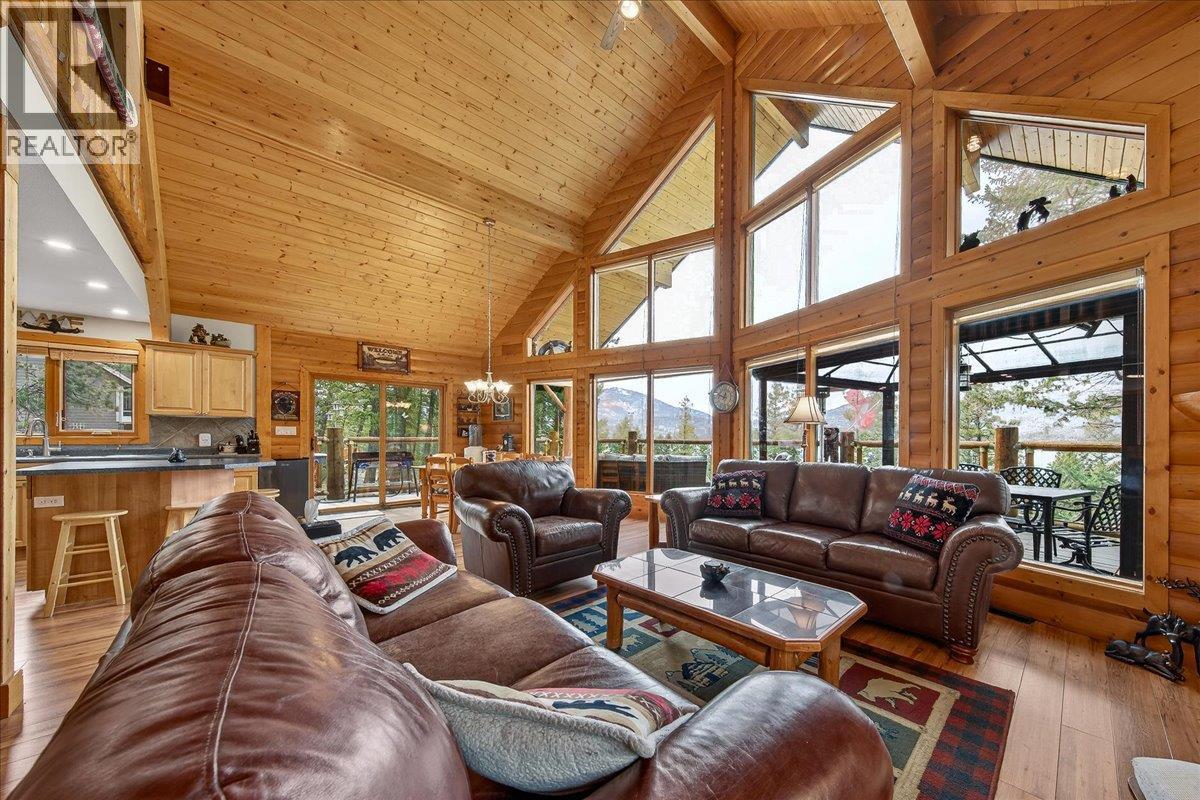  8385 Bighorn  Sheep Lane, Canal Flats