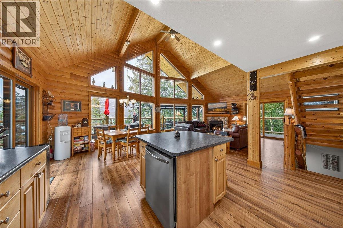  8385 Bighorn  Sheep Lane, Canal Flats