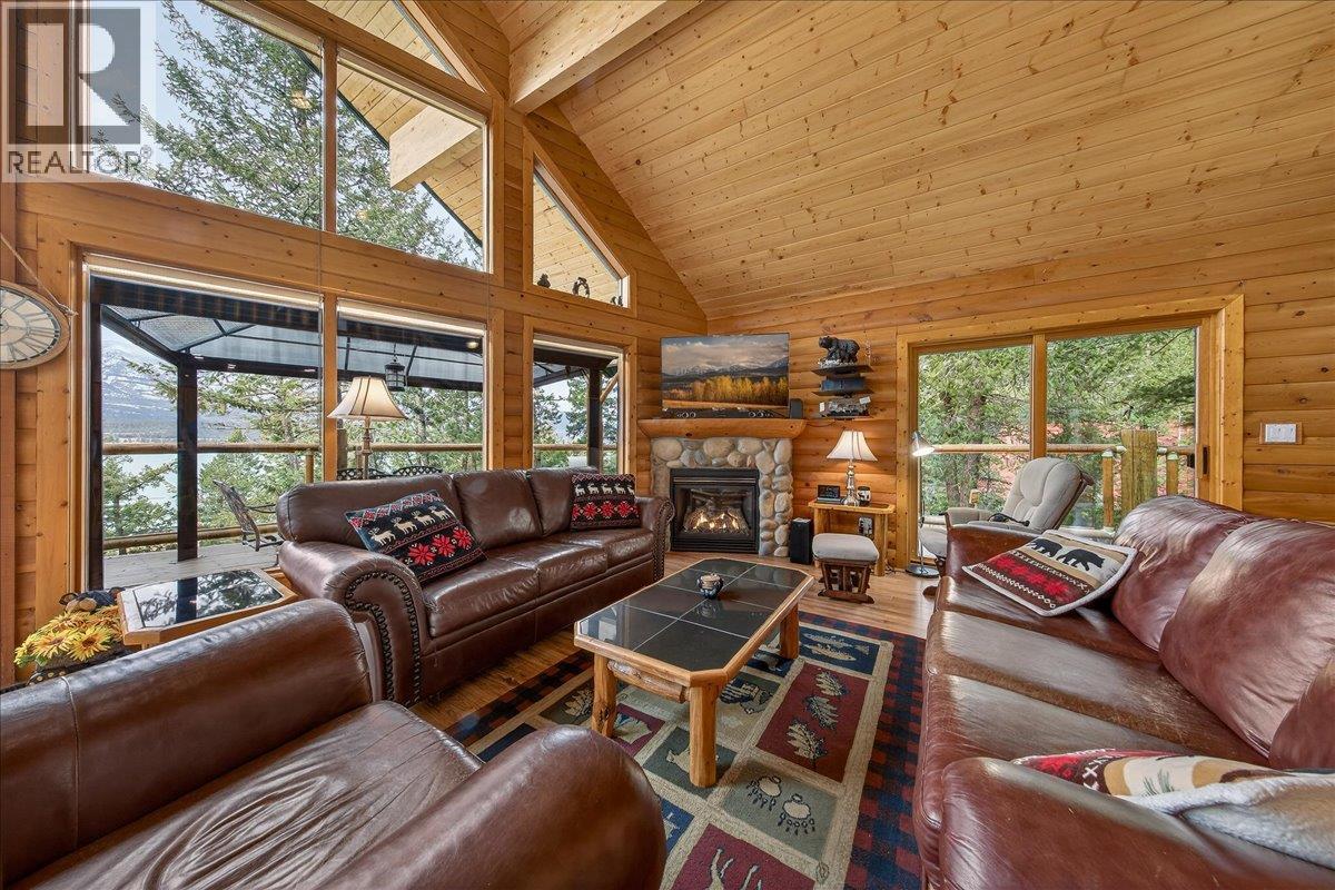  8385 Bighorn  Sheep Lane, Canal Flats