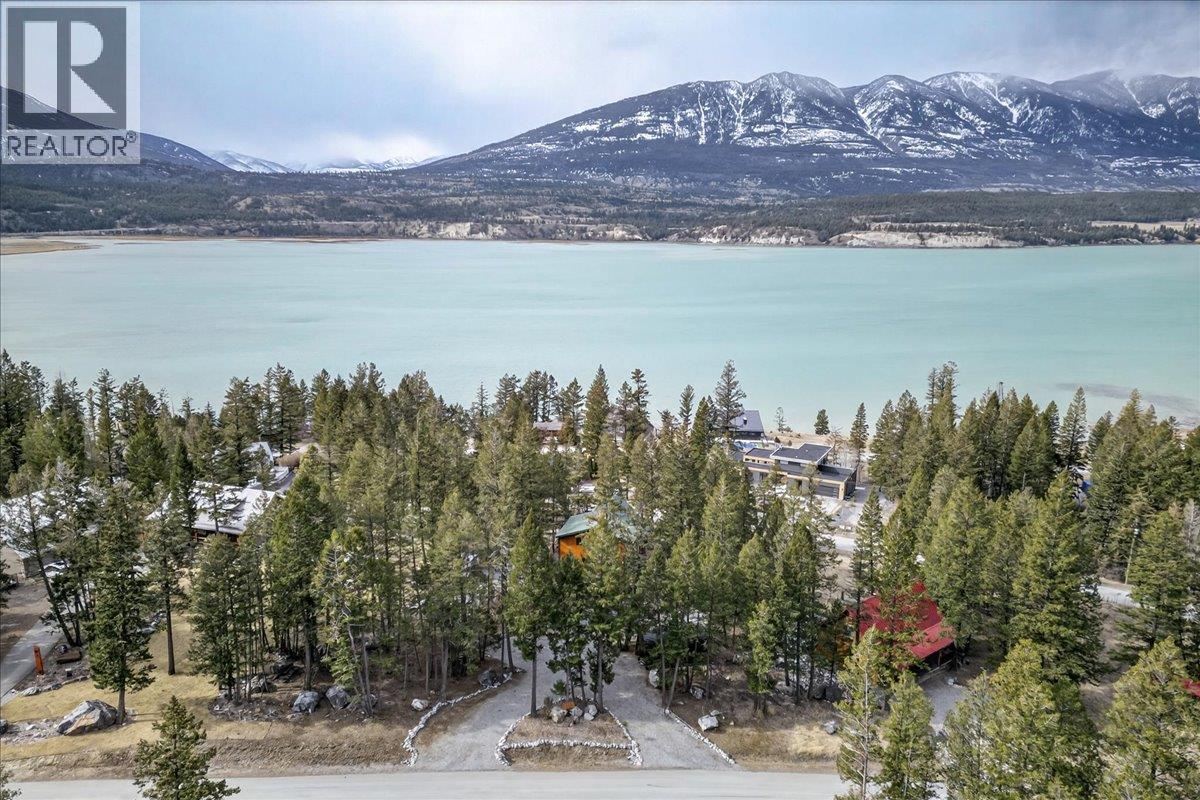  8385 Bighorn  Sheep Lane, Canal Flats