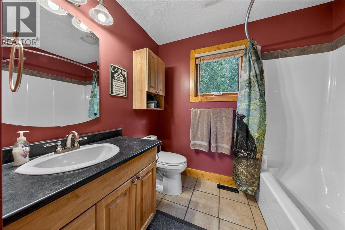  8385 Bighorn  Sheep Lane, Canal Flats