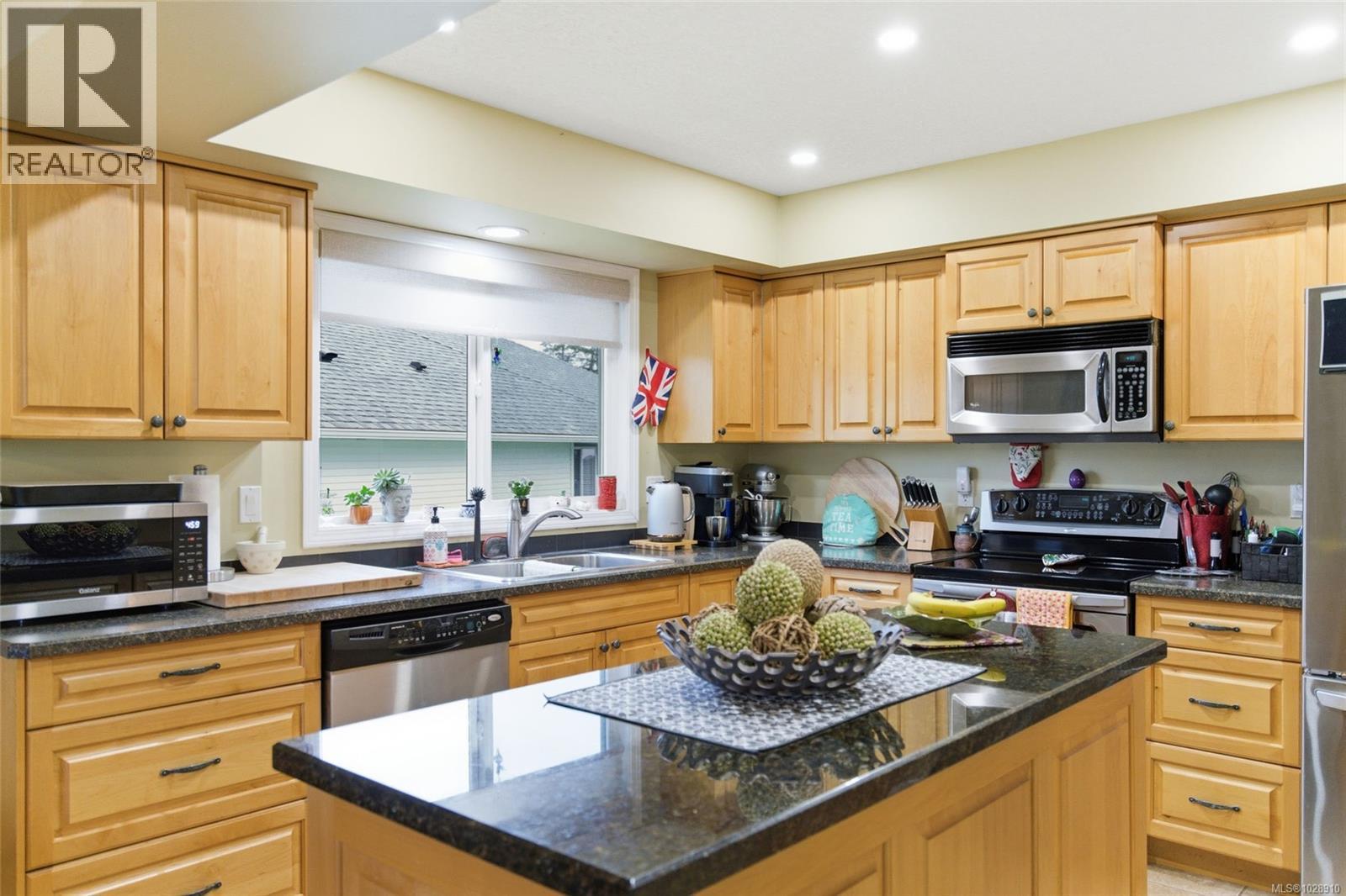 #207 330 DOGWOOD ST N - 7