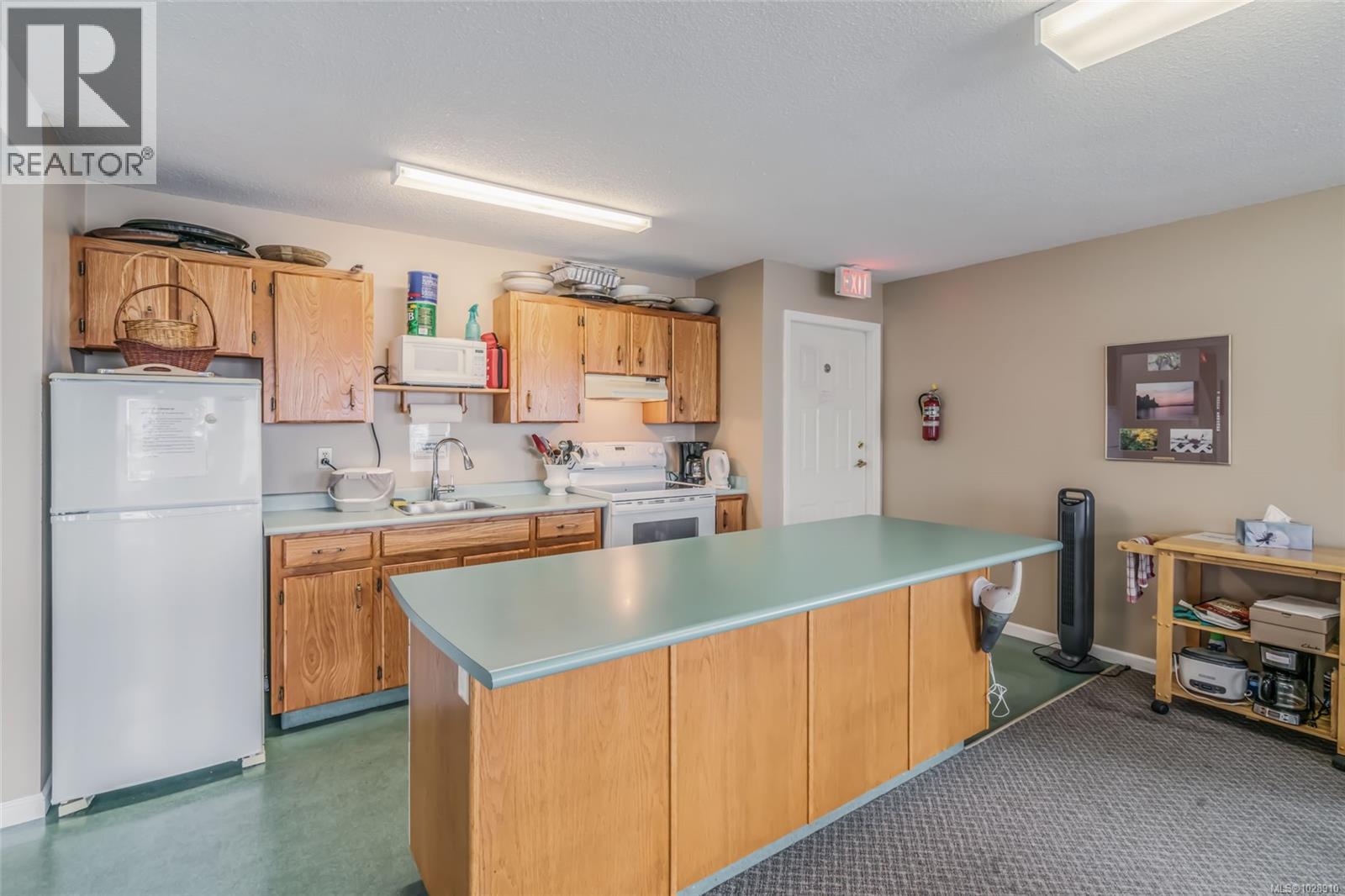 #207 330 DOGWOOD ST N - 40