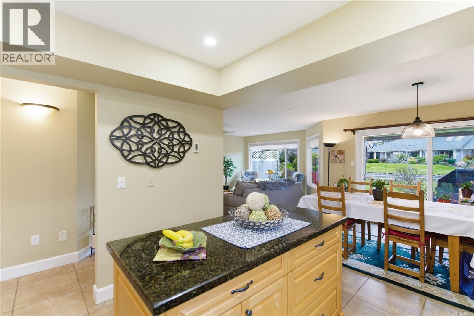 #207 330 DOGWOOD ST N - 28