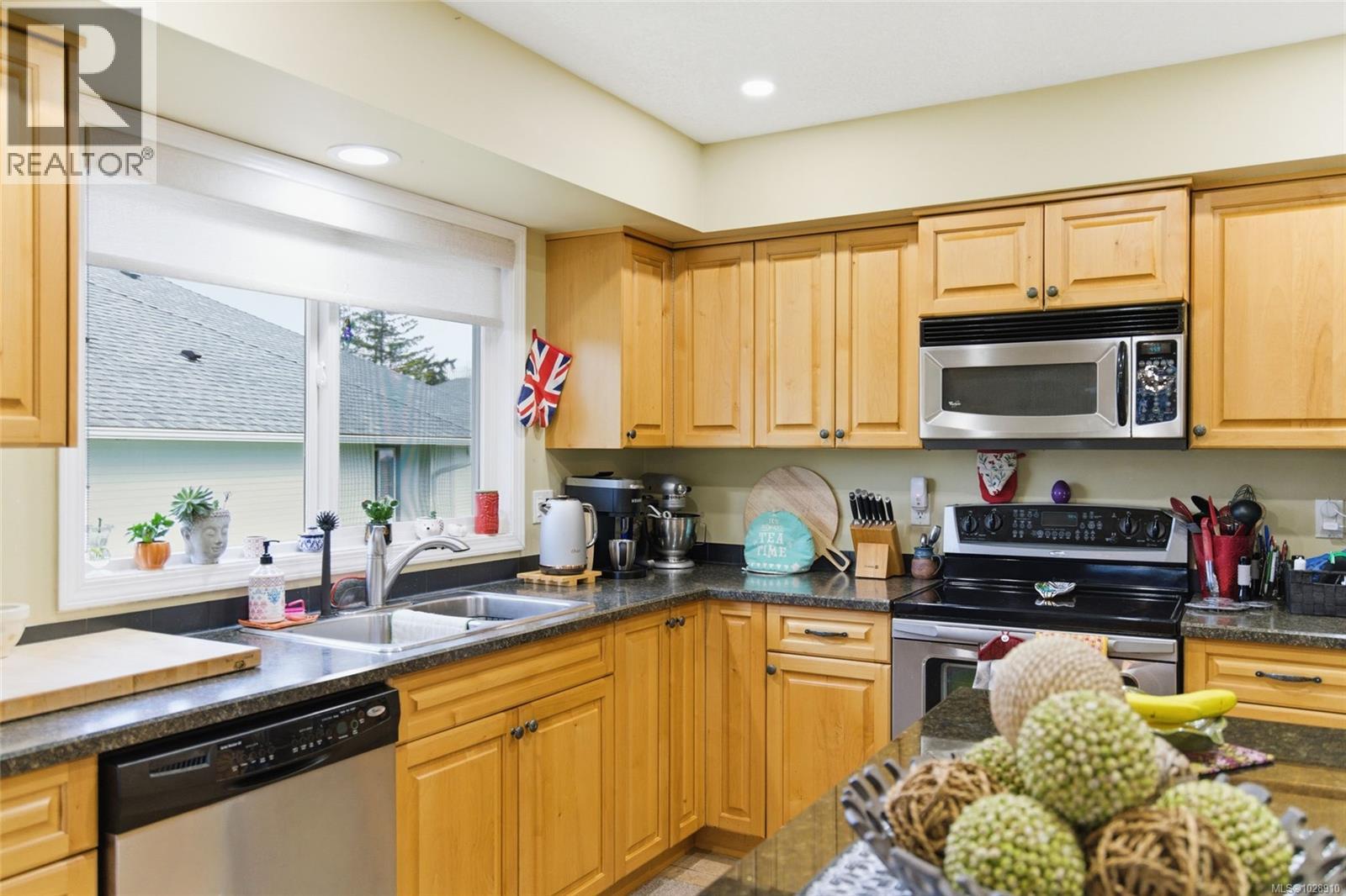 #207 330 DOGWOOD ST N - 29