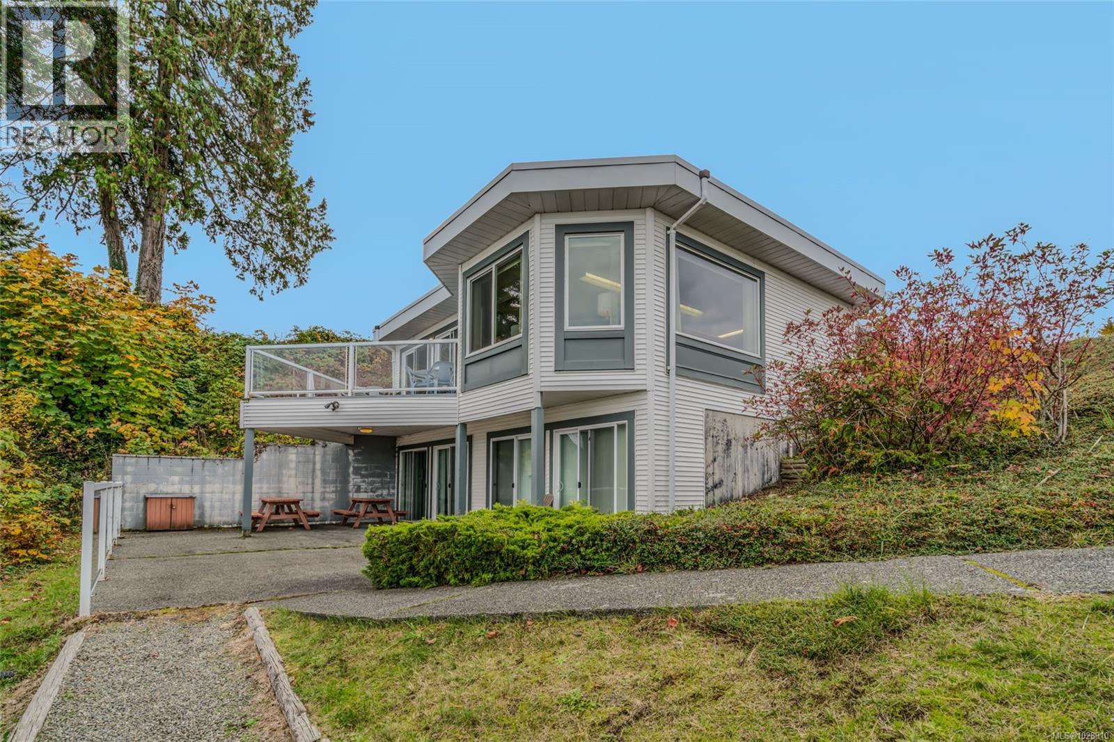 #207 330 DOGWOOD ST N - 36