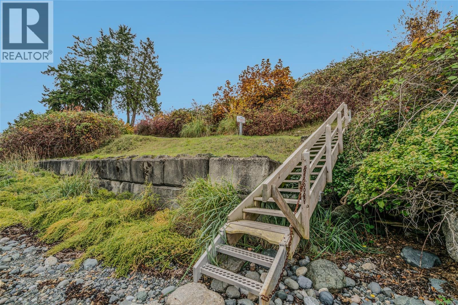 #207 330 DOGWOOD ST N - 46