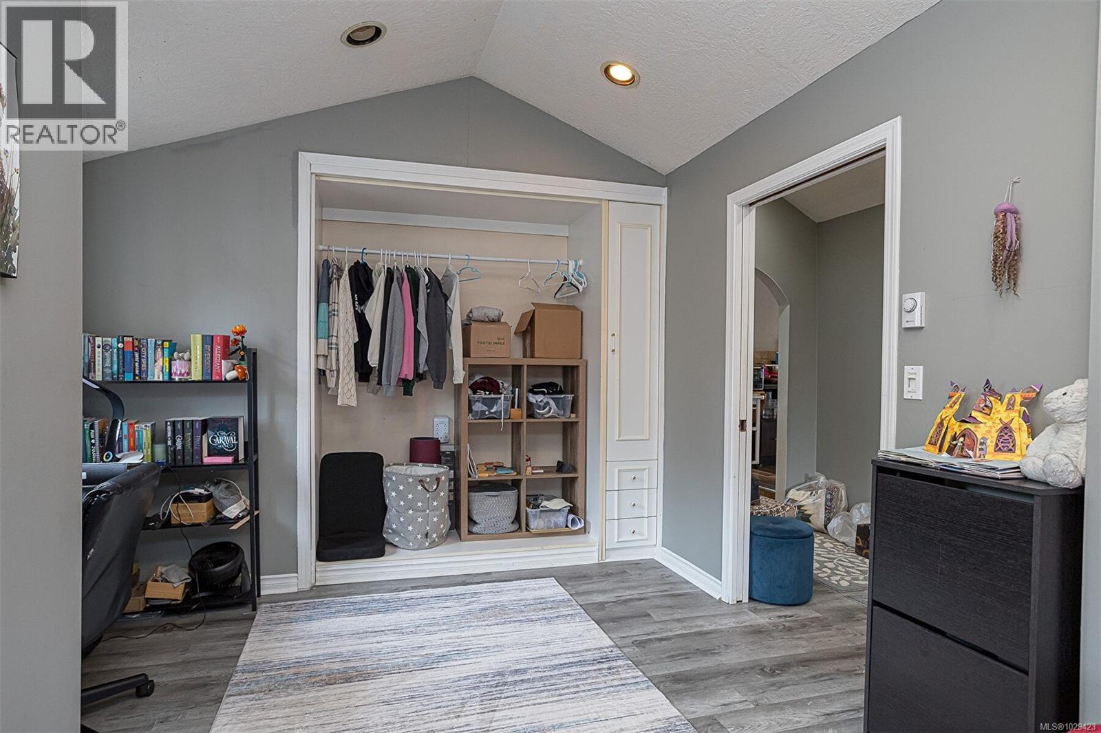 2898 Glenwood Ave - 40