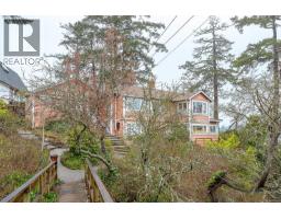 2898 Glenwood Ave, Saanich, BC V9A2S2 Photo 50
